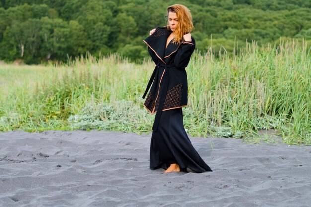 Co pasuje do długiej sukienki na specjalne okazje?