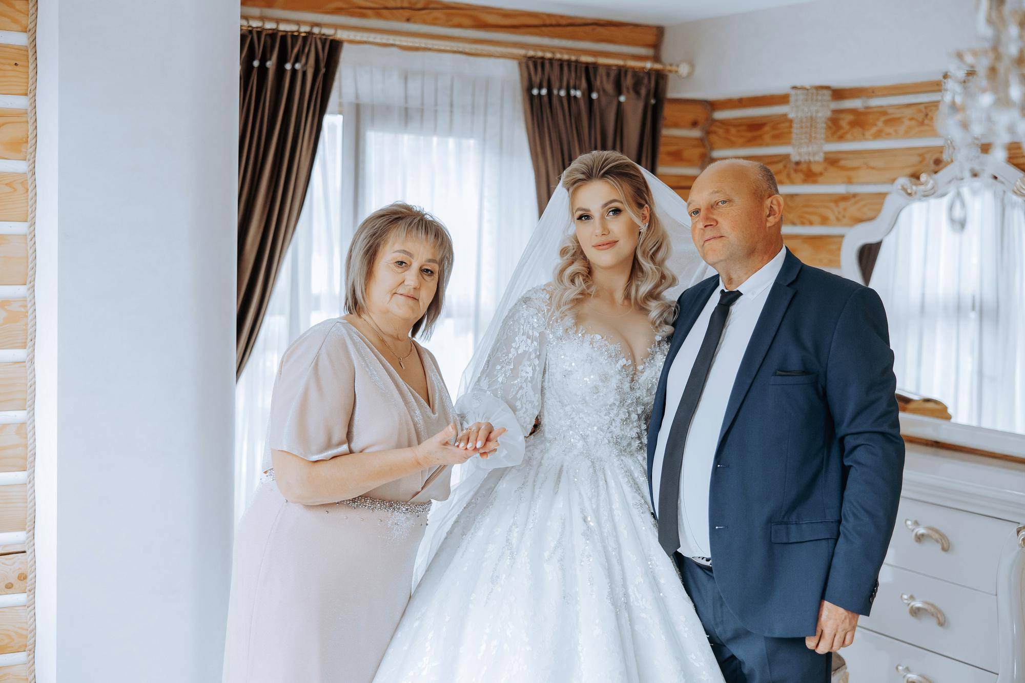 Jak powinna być ubrana mama pana młodego podczas wesela?